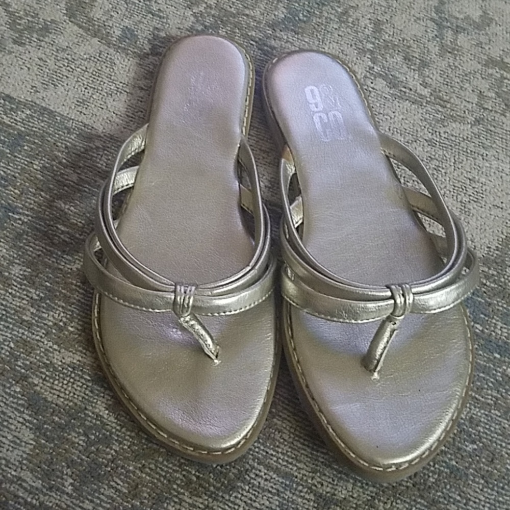 GOLD SANDALS